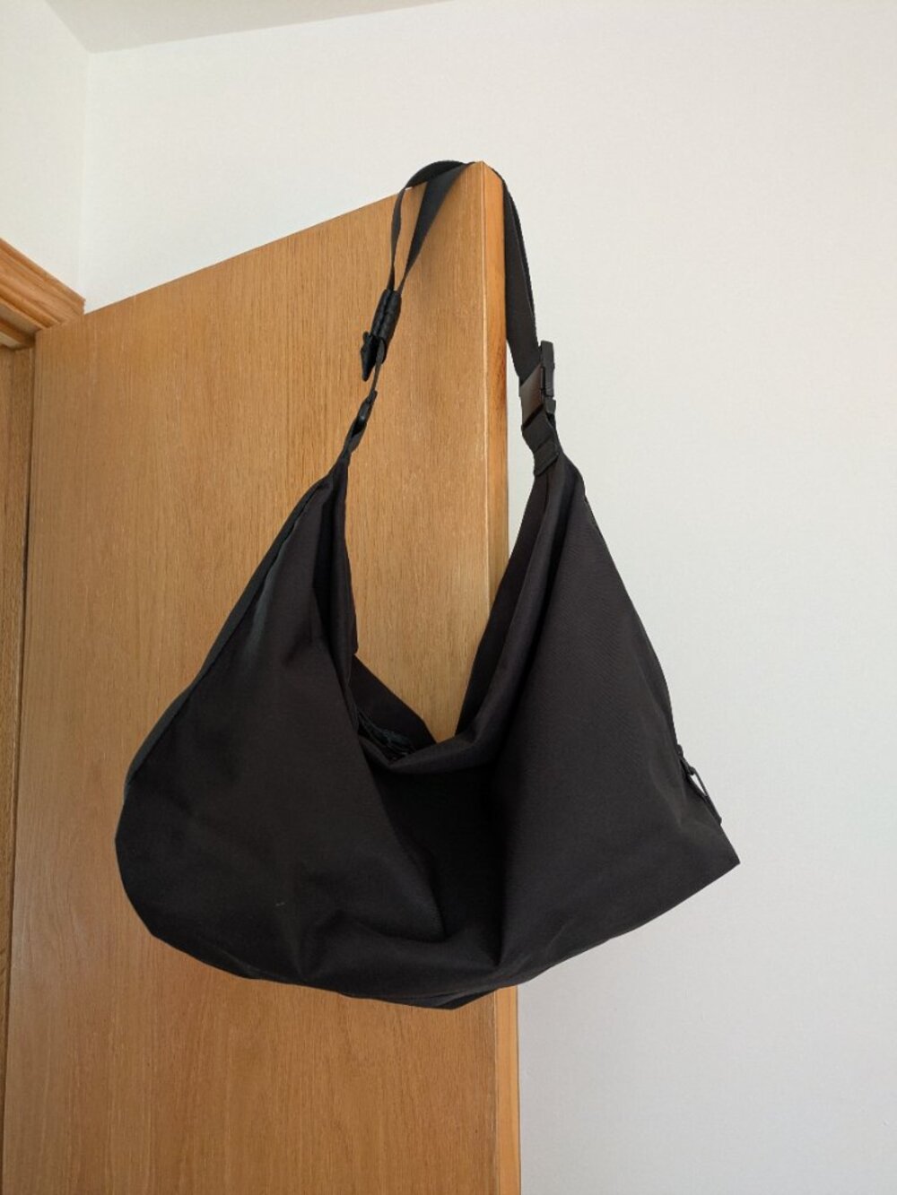 Uniqlo Messenger Shoulder Bag Black (no tags)